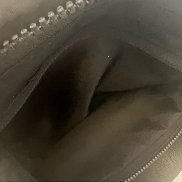 Lululemon x UCLA BLACK Everywhere Belt Bag NEW NWT B6/23 - Picture 10 of 15